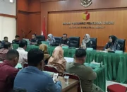 Divisi Hukum Bawaslu Sumbar Bekali Bawaslu Kabupaten Kota