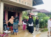 Anggota DPRD Sri Kumala Dewi Salurkan Bantuan untuk Korban Banjir Bandang di Batang Kapas
