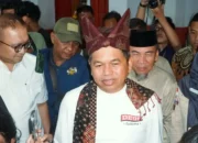 KDM Tiba di Padang, Berencana Bangun Satu Kampung Bagi Korban Banjir