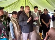Andre Rosiade Bagikan 2.000 Sembako dan Datangkan Alat Berat untuk Penanganan Galodo Maninjau