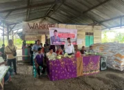 Produksi Jagung Digenjot, Rahmat Saleh Serahkan 8 Ton Bibit ke Petani di Pessel