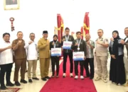 Gubernur Mahyeldi Apresiasi Atlet Sumbar Peraih Medali SEA Games 2025