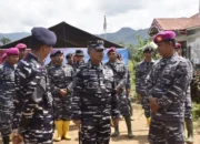 Dankodaeral II Tinjau Posko Satgas Gulbencal TNI AL Peduli Bencana di Tukka