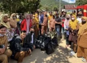 Kominfo Pessel Salurkan Donasi untuk Warga Terdampak Bencana di Muaro Aia