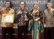 Pemprov Sumbar dan 3 Kampus di Padang Raih Prediket Informatif Saat Anugerah KI Pusat 2025