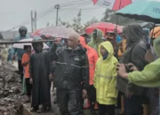 Gubernur Mahyeldi Tinjau Lokasi Terdampak Banjir Bandang Susulan di Nagari Maninjau, Kabupaten Agam