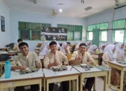 Ribuan Siswa MAN 2 Padang Nikmati MBG Basah Perdana