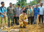 Gubernur Apresiasi Gotong Royong Warga Kampung Talang Bangun Huntara dan Surau Pascabencana