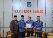 MAN 2 Padang Diganjar Penghargaan Media Sosial Interaktif