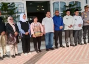 Anggota DPR-RI Arizal Azis dan M. Shadiq Pasadigue Kunjungi Nenek Saudah di Lubuk Aro Pasaman