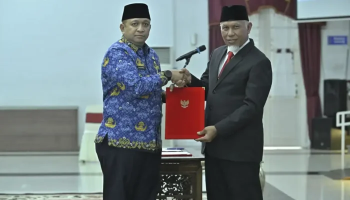 Gubernur Mahyeldi Lantik Andree Harmadi Algamar Sebagai Kepala Biro Umum Setdaprov Sumbar