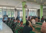 Jalin Silahturahmi, Satgas TMMD Ke-127 Laksanakan Sholat Jumat Bersama Warga di Talaok Bayang