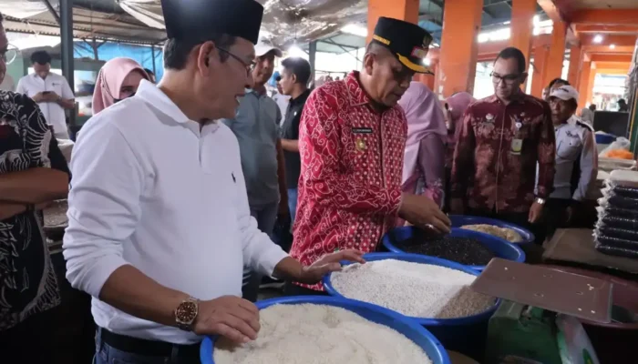 Jelang Ramadhan, Wako Zulameta dan Wawako Elzadaswarman Sidak ke Pasar Tradisional Ibuah