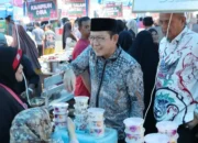 Tinjau Pasa Pabukoan di Jalan Gambir, Wako Zulmaeta Ingatkan Kebersihan dan Higienis Makanan