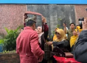 Sari Lenggogeni Sambut Hangat Kunjungan Dony Oskaria di SMPN 7 Padang