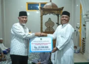 Ratusan Warga Sambut Kehadiran Mahyeldi Iktikaf di Masjid Al Wustha Pulai Tangah Kabupaten Agam