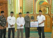Wagub Sumbar Salurkan Bantuan untuk Mendukung Pengembangan Fasilitas Masjid Tangah Jua Bukittinggi