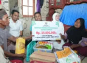 Pemprov Sumbar Bedah Rumah Warga Kurang Mampu di Solok, Wagub Vasko Salurkan Bantuan Rp25 Juta