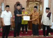 Safari Ramadan di Solok, Wagub Vasko Salurkan Rp75 Juta untuk Dua Masjid