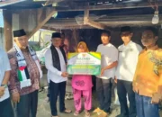 Safari Ramadan ke Padang Gelugur, Bupati Welly Suhery Serahkan Bantuan Masjid dan Bedah Rumah