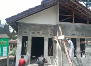 Progres Rehab RTLH Milik Buk Suharti, Saat Ini Pengerjaan Plester Dinding Bagian Dalam dan Luar