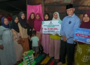 Mahyeldi Ansharullah Serahkan Bantuan RTLH Rp27,5 Juta untuk Keluarga Iswandi di Sumpur Kudus