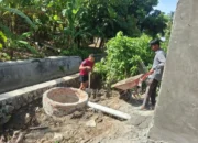 Personil Satgas TMMD Ke-127 di Koto Berapak Laksanakan Tahapan Penyempurnaan MCK