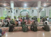 Bersama Masyarakat, Personil Satgas TMMD Ke-127 Sholat Jum’at Berjamaah
