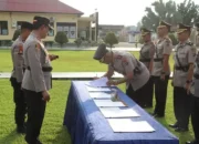 Kapolres Pasbar Pimpin Langsung Upacara Pelantikan dan Sertijab Pejabat Utama dan Kapolsek