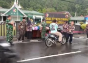 Walaupun Diguyur Hujan, FKPPI dan Kodim 0311/Pessel Bagikan Takjil Gratis