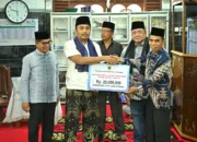 Safari Ramadan di Pesisir Selatan, Wagub Vasko Salurkan Bantuan untuk Dua Masjid