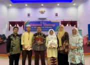 20 Siswa MAN 2 Padang Terima Zakat UPZ Kanwil Kemenag Rp1 Juta/Orang