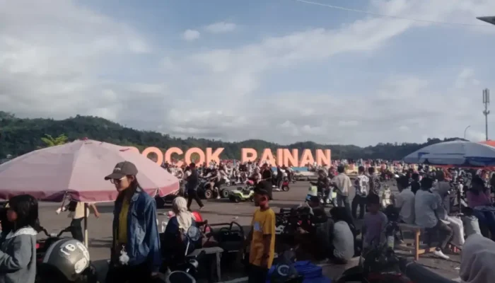 Empat Hari, Hasil Retribusi Karcis Masuk ke Pantai Carocok Painan, Capai Rp251.300.000