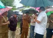 Jembatan dalam Pembangunan, Wabup Risnaldi Luruskan Isu Siswa Bertaruh Nyawa di Lumpo