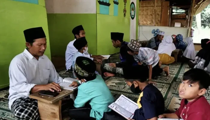 Karena Pindah Mengajar, Ratusan Guru TPQ/MDT di Kota Padang Terancam Tak Bisa Terima Sertifikasi