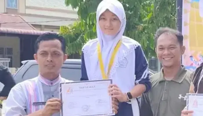 Raket Kecil dan Mimpi Besar Alesha dari Hall Banuaran