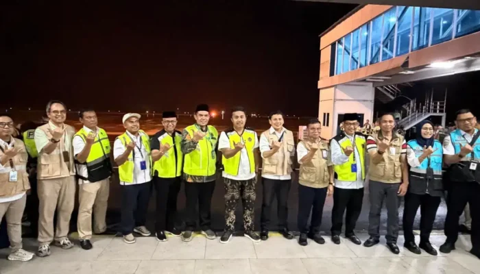 Bandara Internasional Minangkabau Berangkatkan 389 Jamaah Haji Kloter Pertama Embarkasi Padang