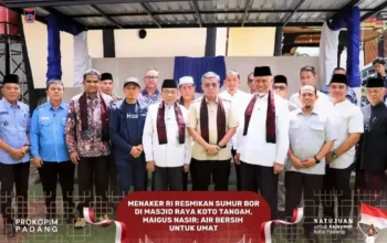 Menteri Ketenagakerjaan Resmikan Sumur Bor dan Tempat Wudhu di Masjid Raya Koto Tangah