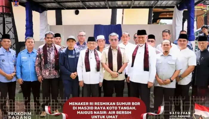 Menteri Ketenagakerjaan Resmikan Sumur Bor dan Tempat Wudhu di Masjid Raya Koto Tangah