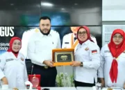 Wako Fadly Amran Terima Bundo Kanduang DPW IKM DKI Jakarta untuk Korban Bencana Hidrometeorologi