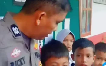 Polisi Sahabat Anak, Satlantas Polres Pessel Laksanakan “Police Goes to School”