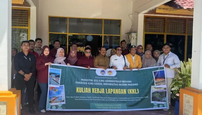 17 Mahasiswa Magister FIS UNP Kuliah Kerja Lapangan ke Pesisir Selatan