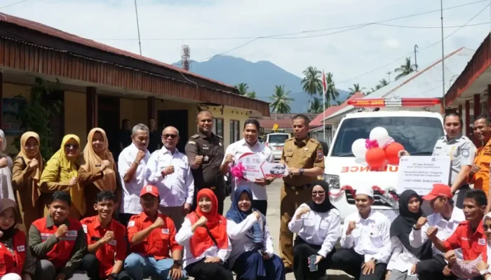 PT Jasa Raharja Bantu PMI Kota Payakumbuh Satu Unit Mobil Ambulans
