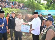 Gubernur Mahyeldi Hadiri Penyembelihan Sapi Qurban Bantuan Wakil Presiden RI di Limapuluh Kota