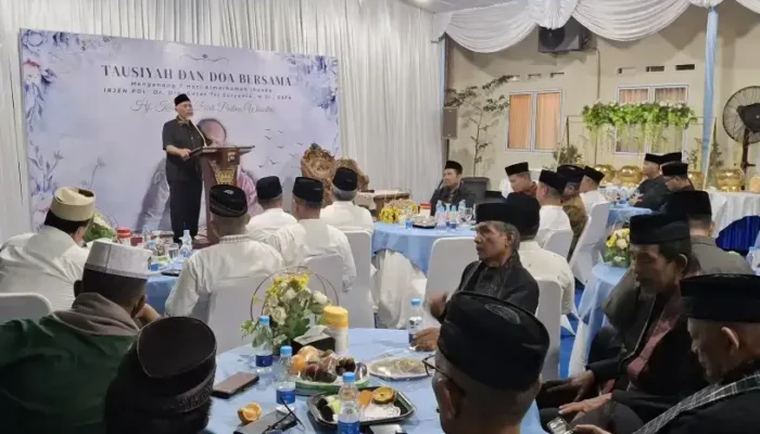 Gubernur Mahyeldi Hadiri Doa Bersama Tujuh Hari Wafatnya Ibunda Kapolda Sumbar