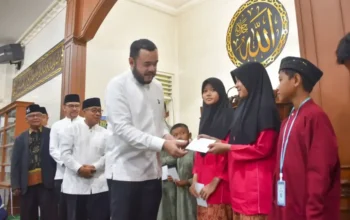Wako Fadly Amran Serahkan Reward Subuh Mubarakah di Masjid As Salam Dangau Teduh
