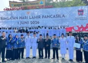 Empat Siswa MAN 2 Padang Jadi Pengibar Bendera di Hari Lahir Pancasila Kota Padang