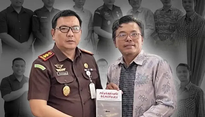 Datangi Kejari, Ketua KPU Pessel Serahkan Buku Pemilihan Serentak Karya KPU