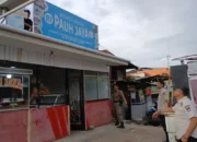 Bapenda Kota Padang Bongkar Reklame yang Tidak Memiliki Izin dan Telah Habis Izin Masa Tayang