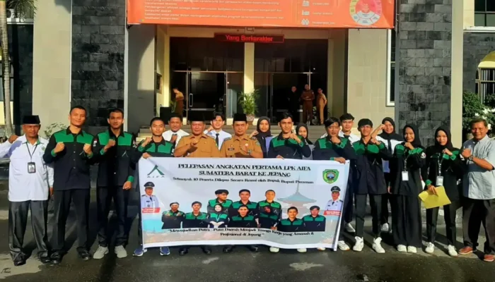 Bupati Pasaman Welly Suhery Lepas 61 Calon Pekerja Migran Ikuti Seleksi ke Jepang